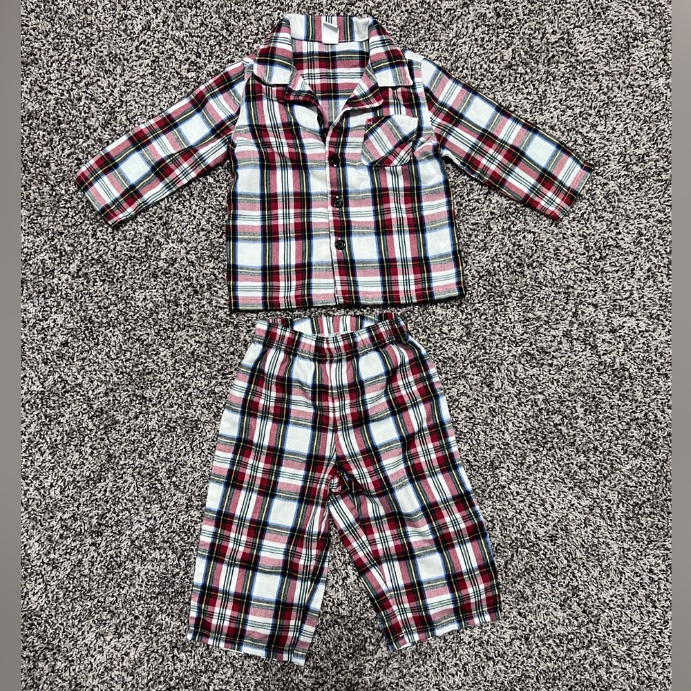 Old Navy baby’s flannel matching Christmas PJs size 12-18 months